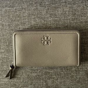 Tory Burch Thea Multi Gusset Zip Continental Wallet